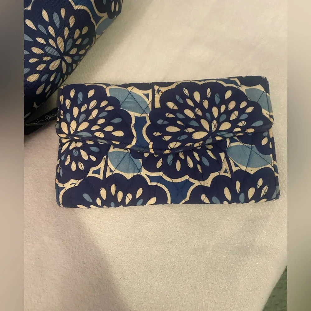 Vera Bradley Navy and White Floral‎ Backpack with Matching Wallet